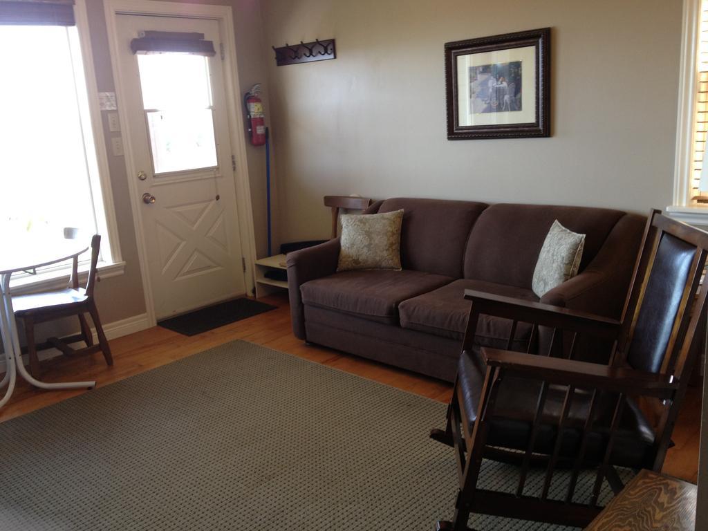 Mcintyre'S Cottages Baddeck Room photo
